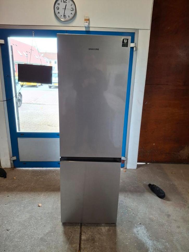 Samsung koel-vriescombinatie rvs look, Witgoed en Apparatuur, Koelkasten en IJskasten, Zo goed als nieuw, Met aparte vriezer, 200 liter of meer