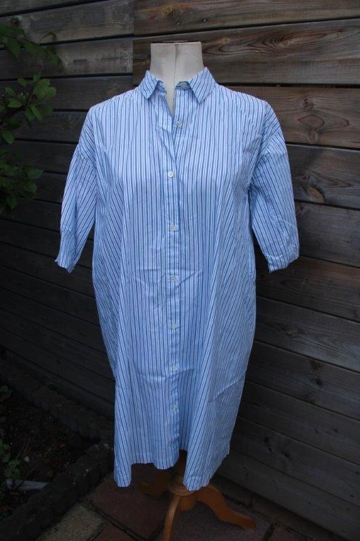 Blousejurk blauw/ offwhite Zenggi mt L/XL Vaste prijs, Kleding | Dames, Jurken, Zo goed als nieuw, Maat 42/44 (L), Blauw, Knielengte