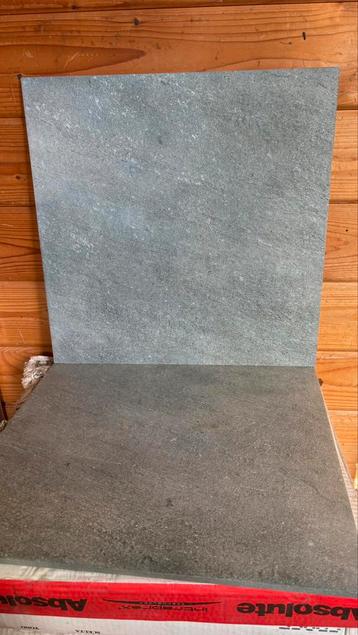 Rest partij tegels 45 x 45 beschikbaar voor biedingen