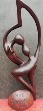 The Kiss of Love. Abstracted sculpture. Woodcarving. 39 cm., Antiek en Kunst, Ophalen