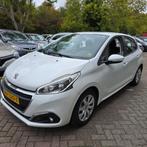 Peugeot 208 1.2 VTi 5D 2017 Wit  1st eigenaar 139000 km nap, Voorwielaandrijving, Stof, Zwart, Origineel Nederlands