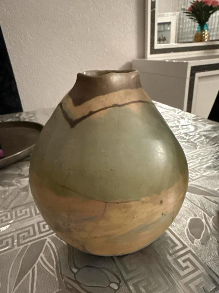 Ouderwetse vaas met uniek design, Antiek en Kunst, Antiek | Vazen, Verzenden