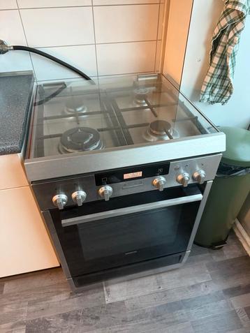 Gasfornuis met warmhoudlade beschikbaar voor biedingen