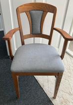 Vintage houten stoel met armleuningen, met stoffeerspijkers, Ophalen, Gebruikt, Vintage, Eén