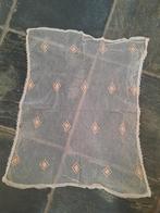 Oud kanten kleedje., Ophalen of Verzenden