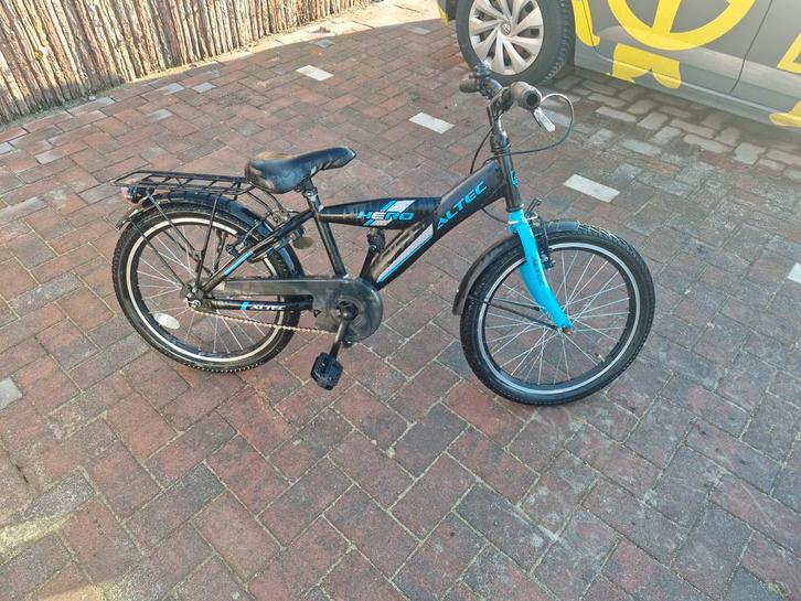 Altec Hero 20 inch jongensfiets - Zwart/Blauw, Fietsen en Brommers, Fietsen | Jongens, Gebruikt, 20 inch, Ophalen