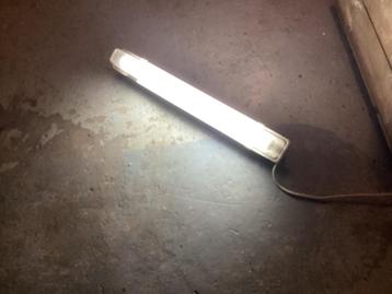 Tl lamp met stekker beschikbaar voor biedingen