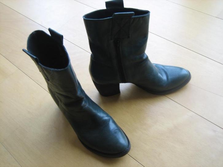 Sportieve groen leren enkellaarsjes DOLCENERO 37 Snazzeys, Kleding | Dames, Schoenen, Nieuw, Lage of Enkellaarzen, Groen, Verzenden