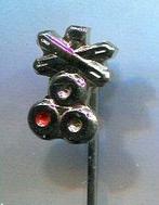 Andreaskruis met stoplichten spoorovergang speldje( J_029 ), Verzenden, Zo goed als nieuw, Transport, Speldje of Pin