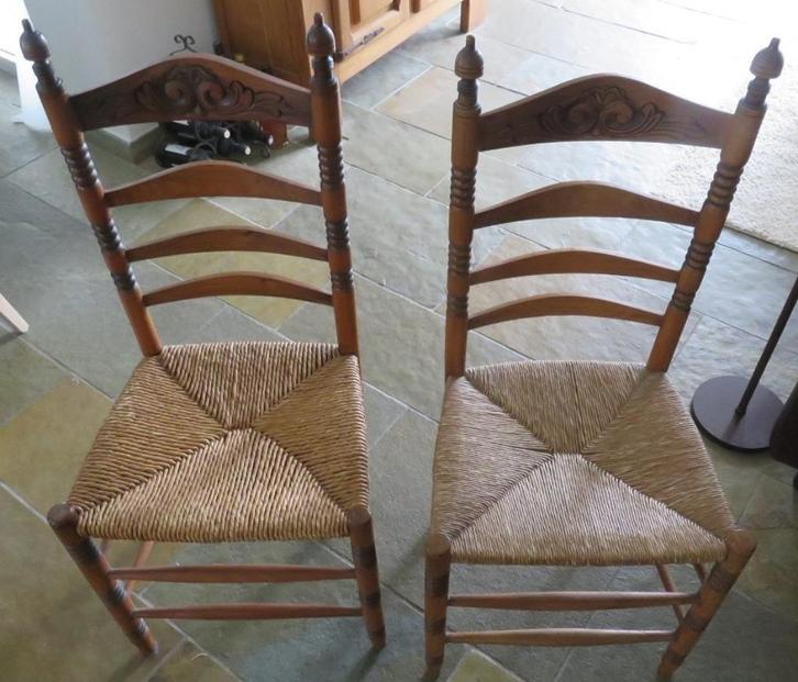 Hindeloopen stoelen, Huis en Inrichting, Stoelen, Gebruikt, Twee, Hout, Bruin, Ophalen