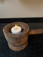 Stoer sober landelijk houten vijzel kandelaar, Ophalen of Verzenden, Gebruikt, Hout, Minder dan 25 cm