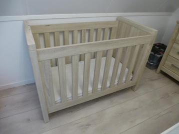 Baby kinder bed beschikbaar voor biedingen