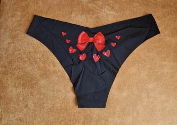 Zwarte string met rode strik en hartjes maat L nieuw  beschikbaar voor biedingen