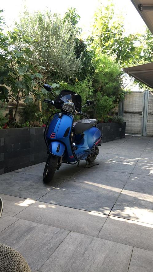 Vespa sprint 2021 full option  80cc, Fietsen en Brommers, Scooters | Vespa, Zo goed als nieuw, Vespa S, Ophalen