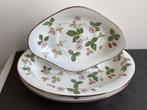Wedgwood servies: decor WILD STRAWBERRY., Ophalen of Verzenden, Zo goed als nieuw, Porselein, Bord of Schaal
