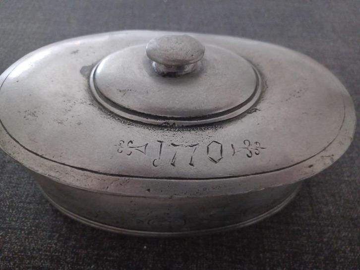 Ovale antiek tinnen doos, Antiek en Kunst, Antiek | Tin, Ophalen of Verzenden