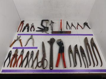 Diverse tangen, scharen, striptangen, o-ring tang beschikbaar voor biedingen