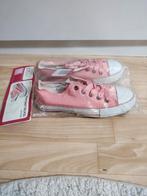 Nieuwe en mooie meisjes sneakers met mooie veters mt 35, Meisje, Schoenen, Nieuw, Ophalen of Verzenden
