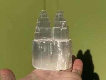 Witte Seleniet satijnspaat tweeling toren ijsberg mineralen beschikbaar voor biedingen