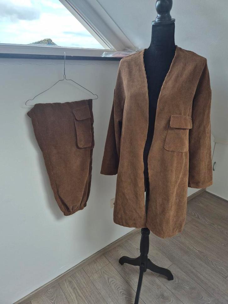 Comfy set. Maat 38, Kleding | Dames, Huispakken, Zo goed als nieuw, Maat 38/40 (M), Bruin, Ophalen of Verzenden