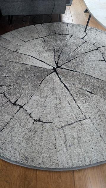 Boomstam kleed rond 160 cm beschikbaar voor biedingen
