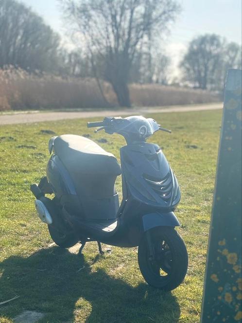 Zip 2t 70cc (afgebroken tapeind), Fietsen en Brommers, Scooters | Piaggio, Zo goed als nieuw, Zip, Maximaal 45 km/u, Tweetakt