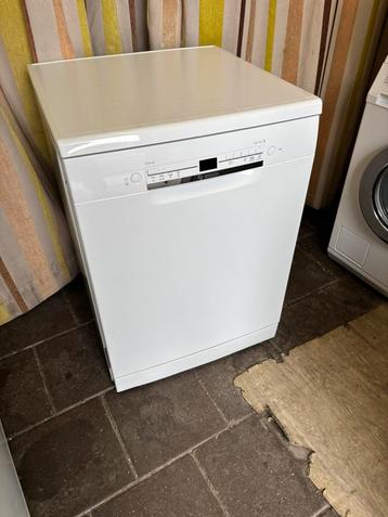 Mooie Afwasmachine Bosch Serie 2 - Productiedatum 2022 beschikbaar voor biedingen