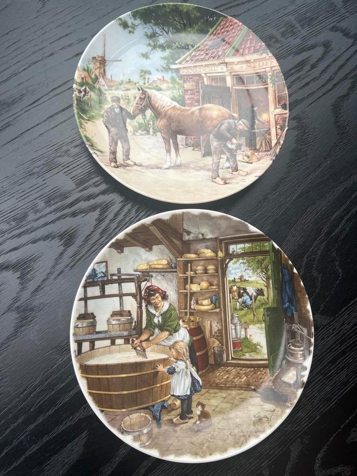 Twee Borden Borden Royal Schwabal, Antiek en Kunst, Antiek | Wandborden en Tegels, Ophalen