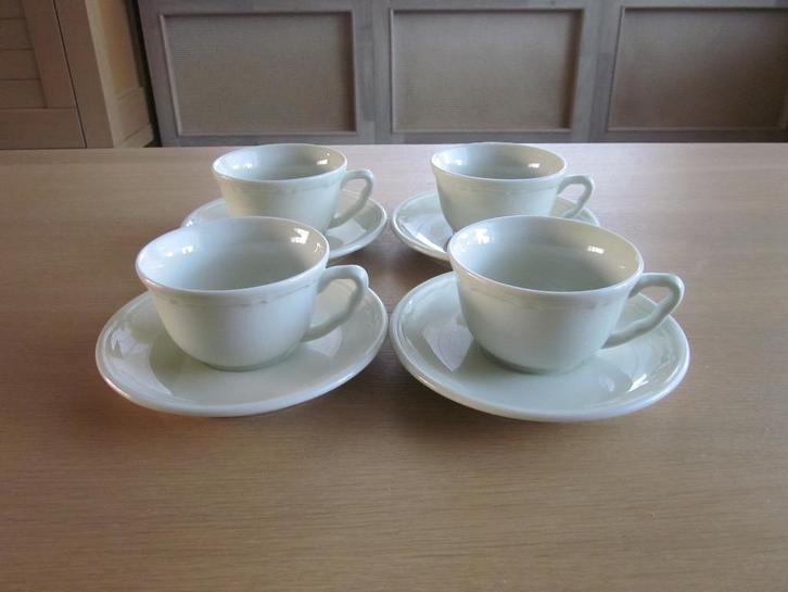 Apilco 4 Ofwhite kop D10cm H6cm schotels D16,5cm, Huis en Inrichting, Keuken | Servies, Zo goed als nieuw, Kop(pen) en/of Schotel(s)