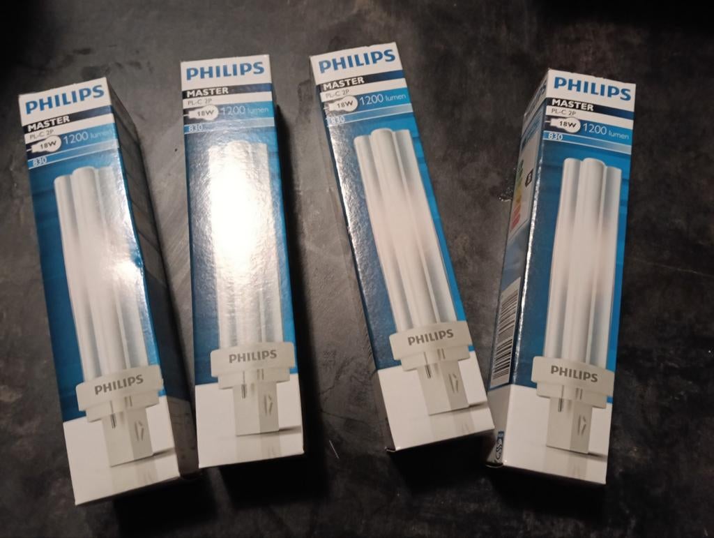 Philips Master PL-C 2P 18W Spaarlamp - Nieuw!, Minder dan 30 watt, Nieuw, Bipin of Steekvoet, Ophalen of Verzenden
