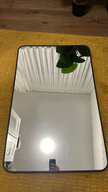 Grote Spiegel beschikbaar voor biedingen