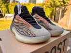 Adidas Yeezy QNTM maat 43 1/3 - Nieuw in doos!, Ophalen of Verzenden, Nieuw, Sneakers of Gympen