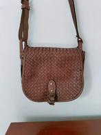 bruine leren schoudertas deels gevlochten, Sieraden, Tassen en Uiterlijk, Overige merken, Bruin, Nieuw, Ophalen of Verzenden