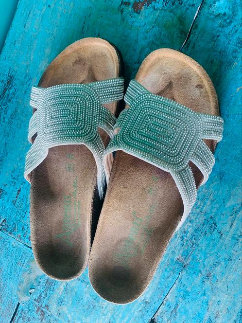 Slippers met zilveren kraaltjes zgan maat 39, Kleding | Dames, Schoenen, Zo goed als nieuw, Ophalen of Verzenden