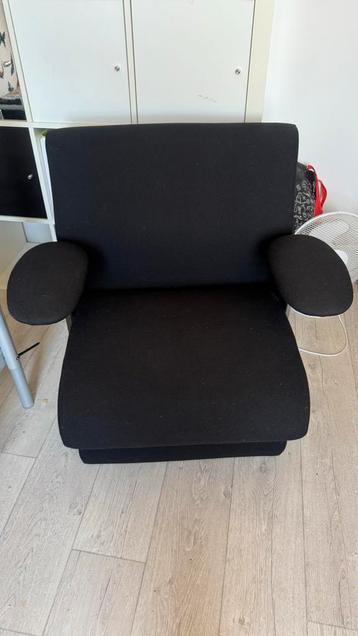 Zwarte Fauteuil - Comfortabel en Stijlvol beschikbaar voor biedingen