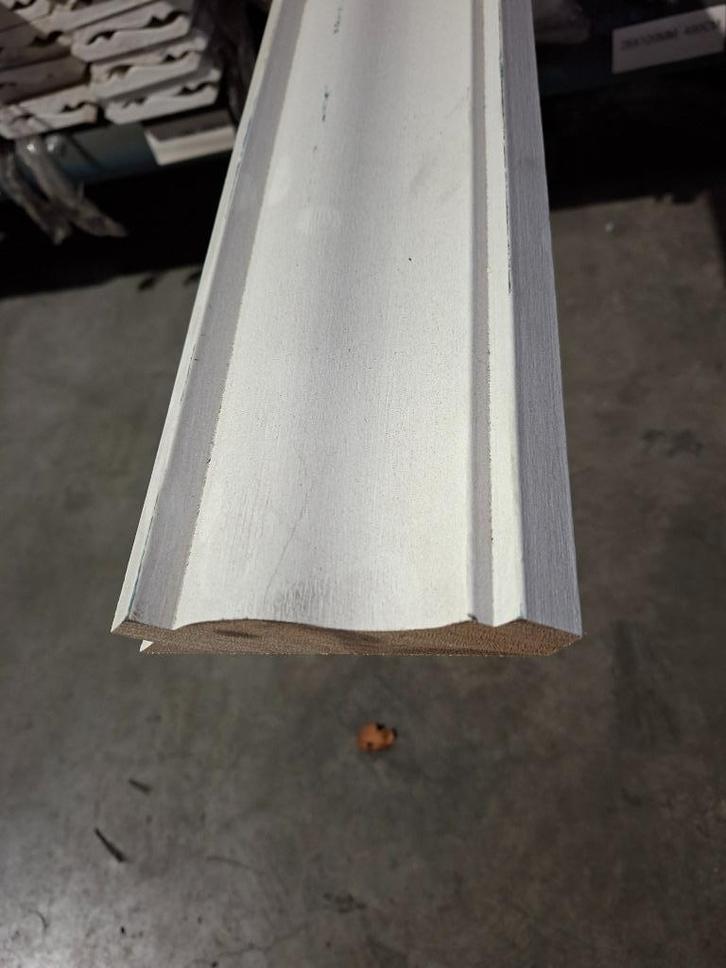 Meranti Neuslijst 28x120  490 cm, Doe-het-zelf en Verbouw, Plinten en Afwerking, Gebruikt, Plinten, Overige materialen, Ophalen