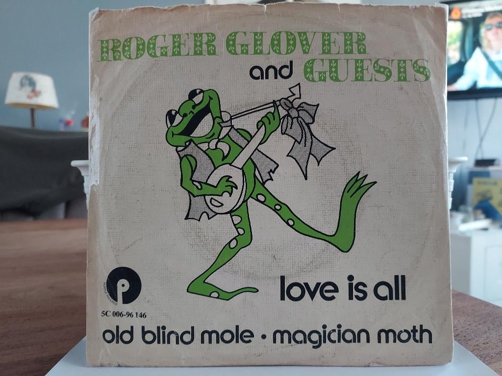 7" Single Roger Glover And Guests - Love Is All / Old Blind, Gebruikt, 7 inch, Single, Ophalen of Verzenden
