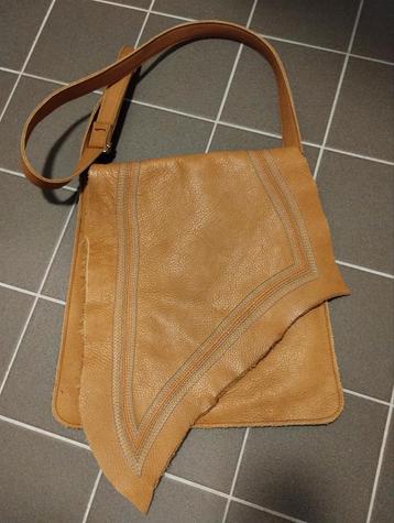 Undine leren design schoudertas tas met flip flop sluiting beschikbaar voor biedingen