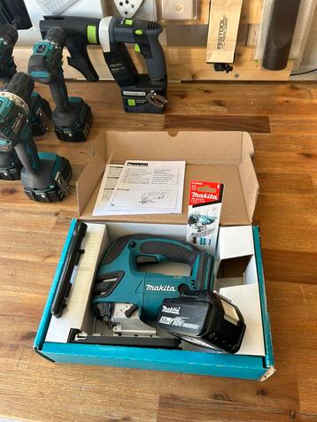 Nieuw in doos Makita DJV180Z + 5.0ah accu