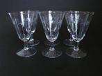 Set van 6 likeur-borrel glas geslepen blaadjes rondje lijn, Antiek en Kunst, Antiek | Glas en Kristal, Ophalen of Verzenden