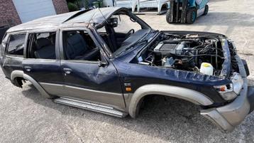 nissan Patrol GR 1999 rolschade beschikbaar voor biedingen
