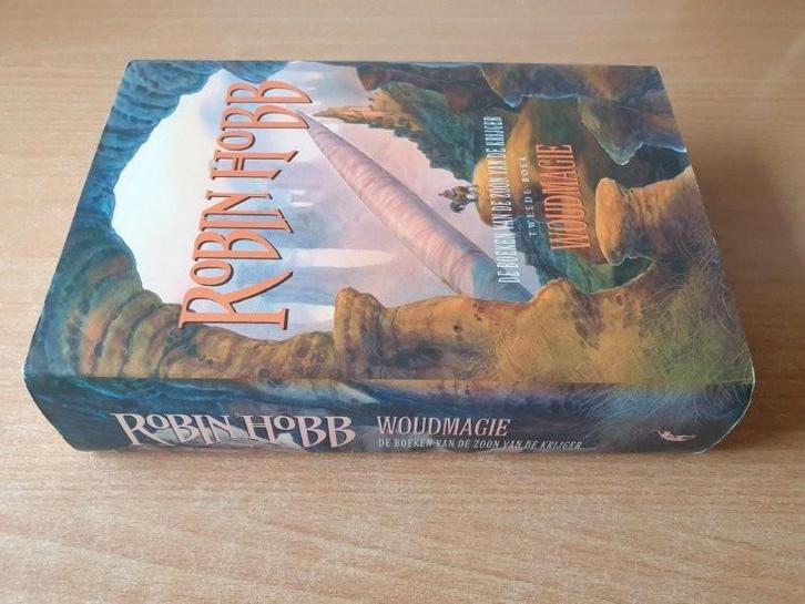 Robin Hobb - Woudmagie (HC + omslag), Boeken, Fantasy, Gelezen, Ophalen of Verzenden