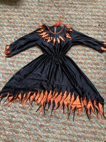 Leuke jurk voor oa Halloween maat 128 beschikbaar voor biedingen