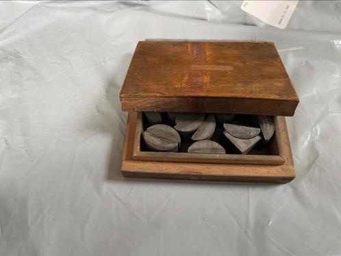 Antiek doosje met opvulwit (lood) is gebruikt in drukkerij, Antiek en Kunst, Curiosa en Brocante, Ophalen of Verzenden