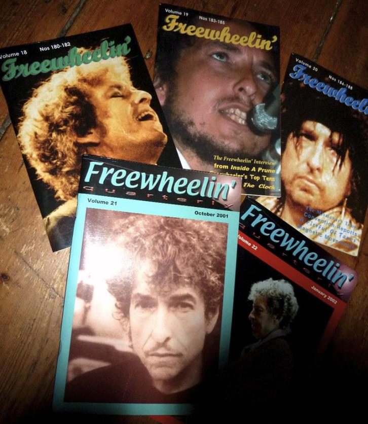 Bob Dylan 5 stuks FREEWHEELIN bladen nrs 18-22  2001/02, Verzamelen, Muziek, Artiesten en Beroemdheden, Zo goed als nieuw, Boek, Tijdschrift of Artikel