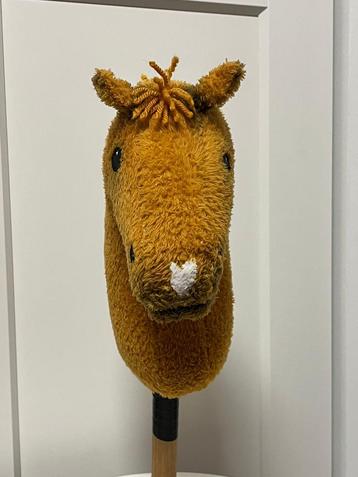 ATH hobbyhorse/stokpaard veulen met tuig beschikbaar voor biedingen