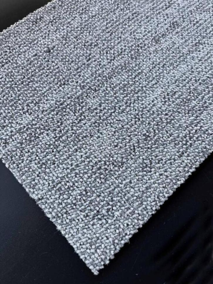 Grijze stroken tapijttegels op voorraad!! 25x100cm, Huis en Inrichting, Stoffering | Vloerbedekking, Nieuw, Tapijttegels, Grijs