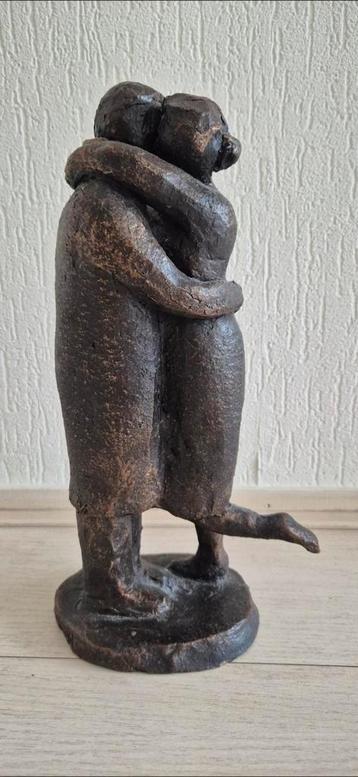 Keramiek beeld gesigneerd AH naar ontwerp v Gerard Brouwer beschikbaar voor biedingen