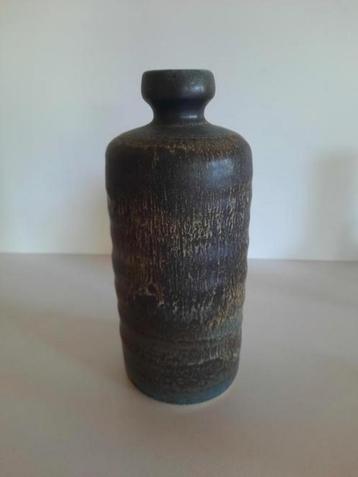 Midcentury vaas , flesvaas . Keramiek beschikbaar voor biedingen