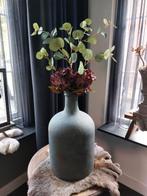 Prachtig grote vaas met kunstbloemen., Overige kleuren, Ophalen of Verzenden, Minder dan 50 cm, Glas